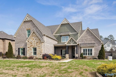 This  home has recently had the exterior painted and new stone applied.