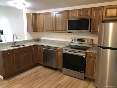 13 Wake Robin Rd, Ballston Spa, NY 12020 - photo 4