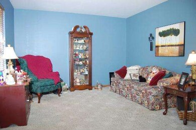 1804 Cambridge Dr, Carpentersville, IL 60110 - photo 2