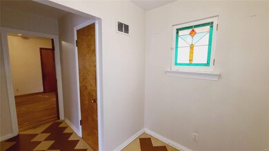 4751 Penrose St, Saint Louis, MO 63115 - photo 3
