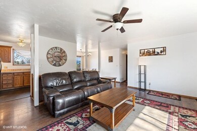 08_225FairviewDrive_2013_LowRes