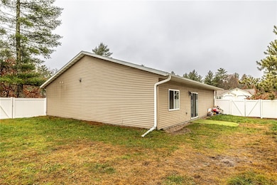 103 Creekside Ct, Black River Falls, WI 54615 - photo 3