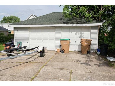Garage.