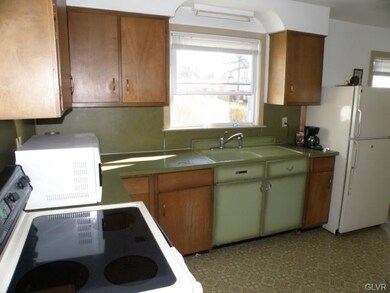 1301 S Gilmore St, Allentown, PA 18103 - photo 4