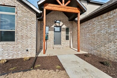 1000 Red Oak Loop, Springdale, AR 72762 - photo 2