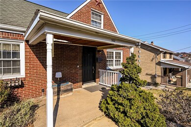 COVERED FRONT PORCH