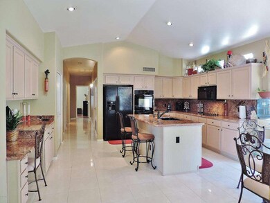 4 Kitchen.JPG