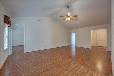 4049 Hereford Ln, Dallas, NC 28034 - photo 5