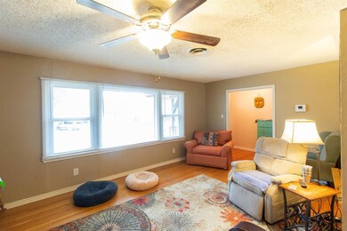 537 Hurstview Dr, Hurst, TX 76053 - photo 4