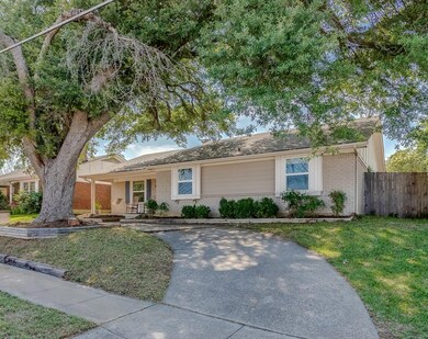 1024 Forest Ridge Dr, Bedford, TX 76022 - photo 2