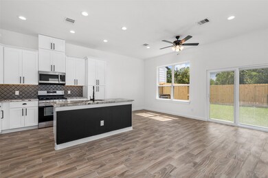 6822 Liverpool St, Houston, TX 77021 - photo 7