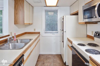 Kitchen_DMD_3548-SMALL