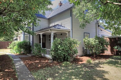 1102 SW Bridge St, Grants Pass, OR 97526 - photo 7