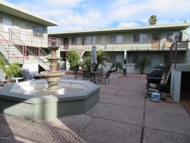 129TL Courtyard2