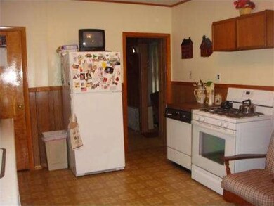 85 Grand St, Springfield, MA 01108 - photo 4