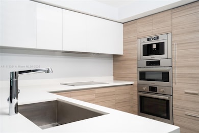 Parque Towers at St. Tropez unit 4-2306, Sunny Isles Beach, FL 33160 - photo 4