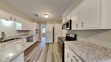 384 Windsor Square, Alvin, TX 77511 - photo 4