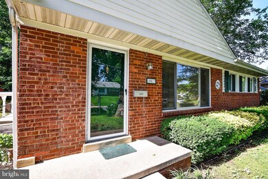 10813 Maple St, Fairfax, VA 22030 - photo 3