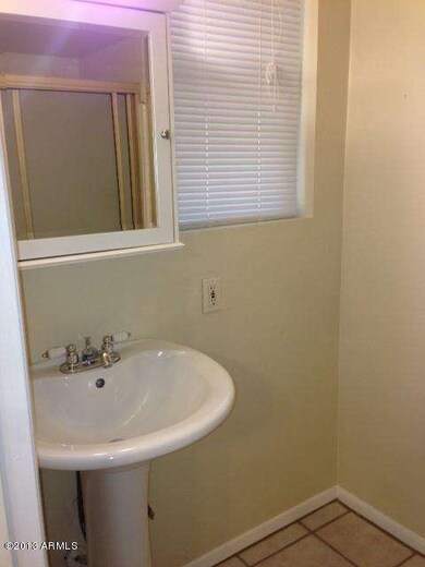 Cholla bathroom
