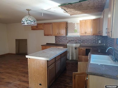 1711 Elk Ave, Casper, WY 82601 - photo 2