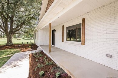 124 Gays Chapel Rd, Statesville, NC 28625 - photo 4