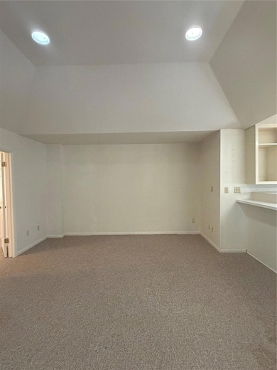 728 W San Antonio St unit 102 B, Lockhart, TX 78644 - photo 4