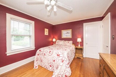 263 E Keith Ave, Waukegan, IL 60085 - photo 4