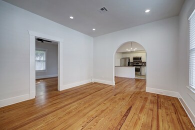 1345 Beverly St, Houston, TX 77008 - photo 6