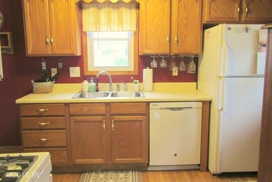 2611 46th St, Des Moines, IA 50310 - photo 4