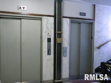 501 15th St unit 304, Moline, IL 61265 - photo 4