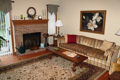 93 Village Dr, Stroudsburg, PA 18360 - photo 5