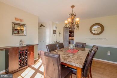 802 Duchess Dr, Sykesville, MD 21784 - photo 6