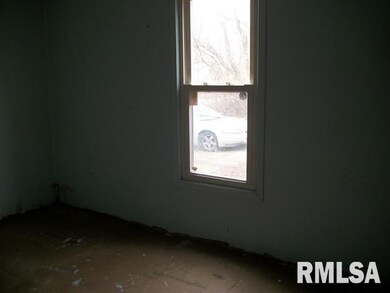 1715 N Kankakee St, Lincoln, IL 62656 - photo 5