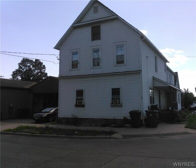 555 Oliver St, North Tonawanda, NY 14120 - photo 2