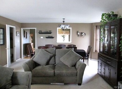 342 S Oak St, Freemansburg, PA 18017 - photo 6