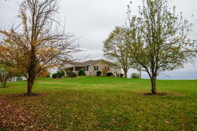 618 Sandusky Rd, Shelbyville, TN 37160 - photo 2