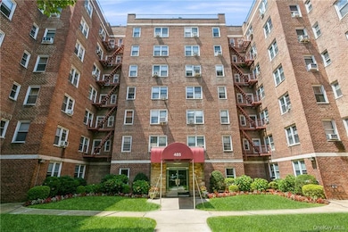485 Bronx River Rd unit C62, Yonkers, NY 10704 - photo 2