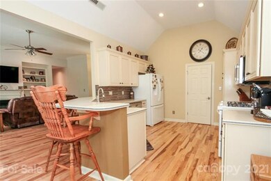 9025 New Oak Ln, Huntersville, NC 28078 - photo 5