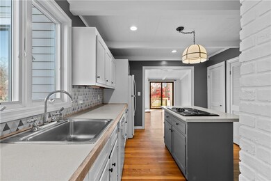 44 Whitwell Ave unit 1, Newport, RI 02840 - photo 3