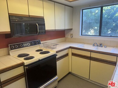 Marina Gateway unit 243, Los Angeles, CA 90066 - photo 2