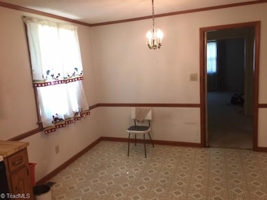 407 Gilmer Street Extension, Reidsville, NC 27320 - photo 6