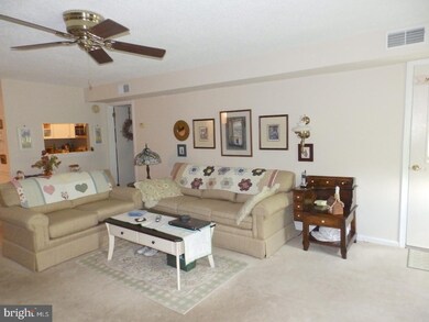 128 Woodstream Dr, Norristown, PA 19403 - photo 5