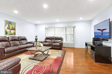 19 Chadwick Ct, Trenton, NJ 08691 - photo 4