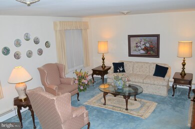 818 Lincoln Dr, Brookhaven, PA 19015 - photo 3