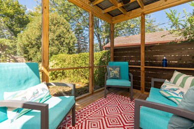 4389 Ingham Ave-8