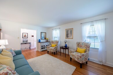 1711WoodsideDr_06