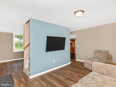 417 W 5th St, Waynesboro, PA 17268 - photo 5