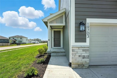 1321 S 4th E, Louisburg, KS 66053 - photo 2