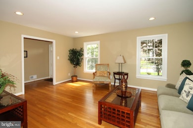 8332 Toll House Rd, Annandale, VA 22003 - photo 4