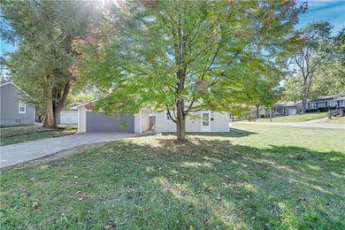 301 E 82nd St, Kansas City, MO 64114 - photo 3